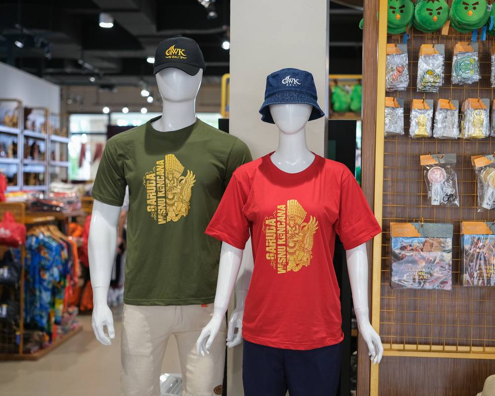 Discover a Complete Selection of Bali Souvenirs at Kencana Oleh-Oleh Khas Bali!