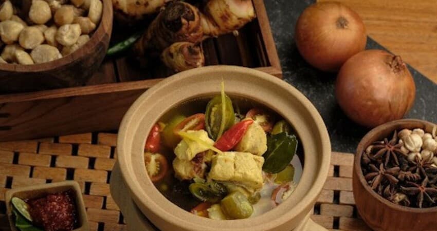 What to Eat in Bali: 20 Must Try Dishes &amp; Dining Tips for Every Taste